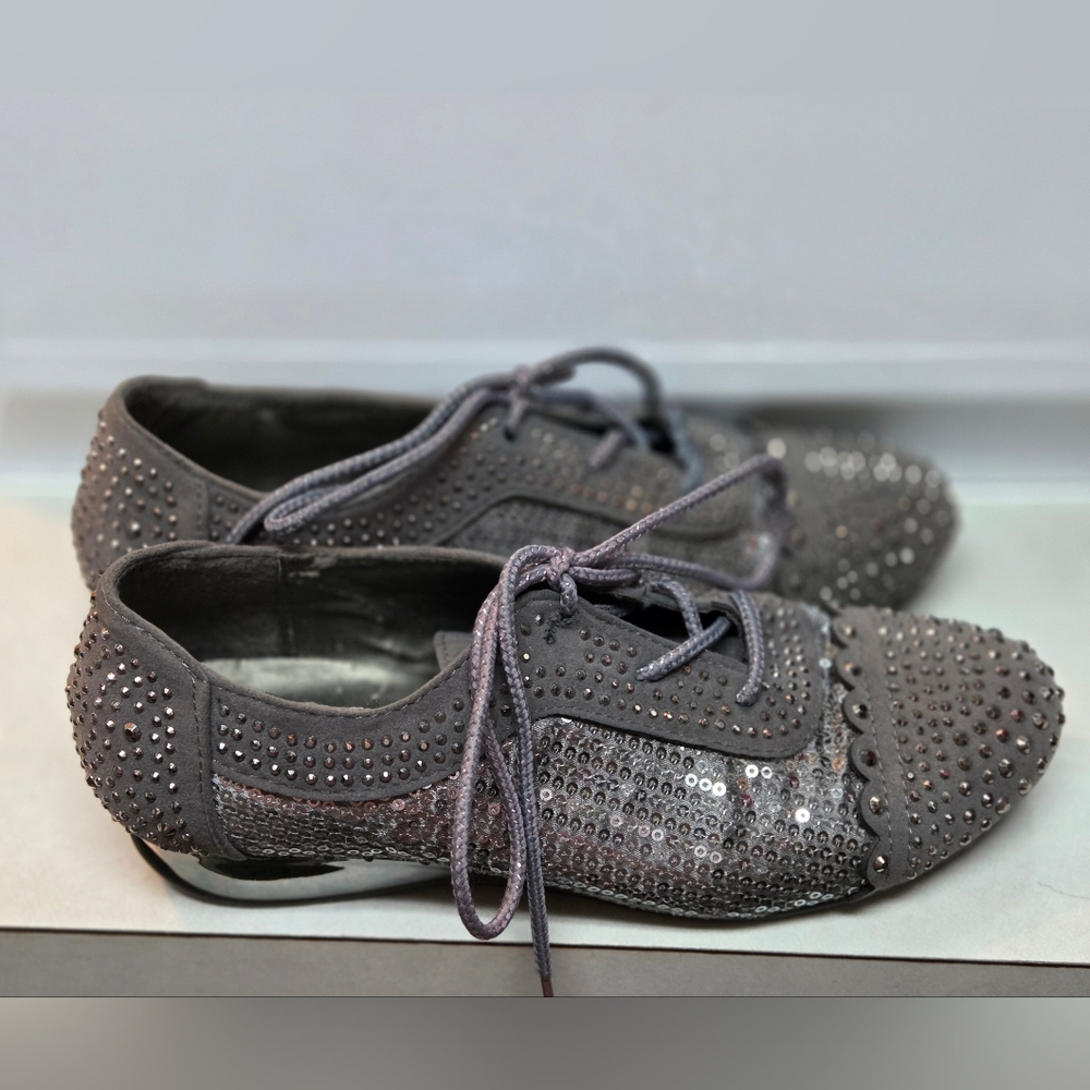 Bolaro by Summer Rio Silver Gray Studded & Sequins Lace Up Loafers Size 6